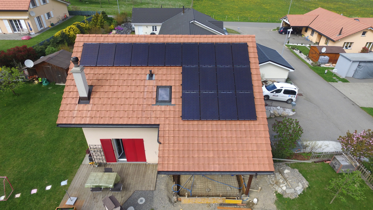 Installation photovoltaïque sur une villa à Esmonts (FR)